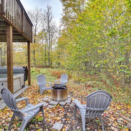 Tobyhanna Home With Game Room And Fire Pit Ngoại thất bức ảnh