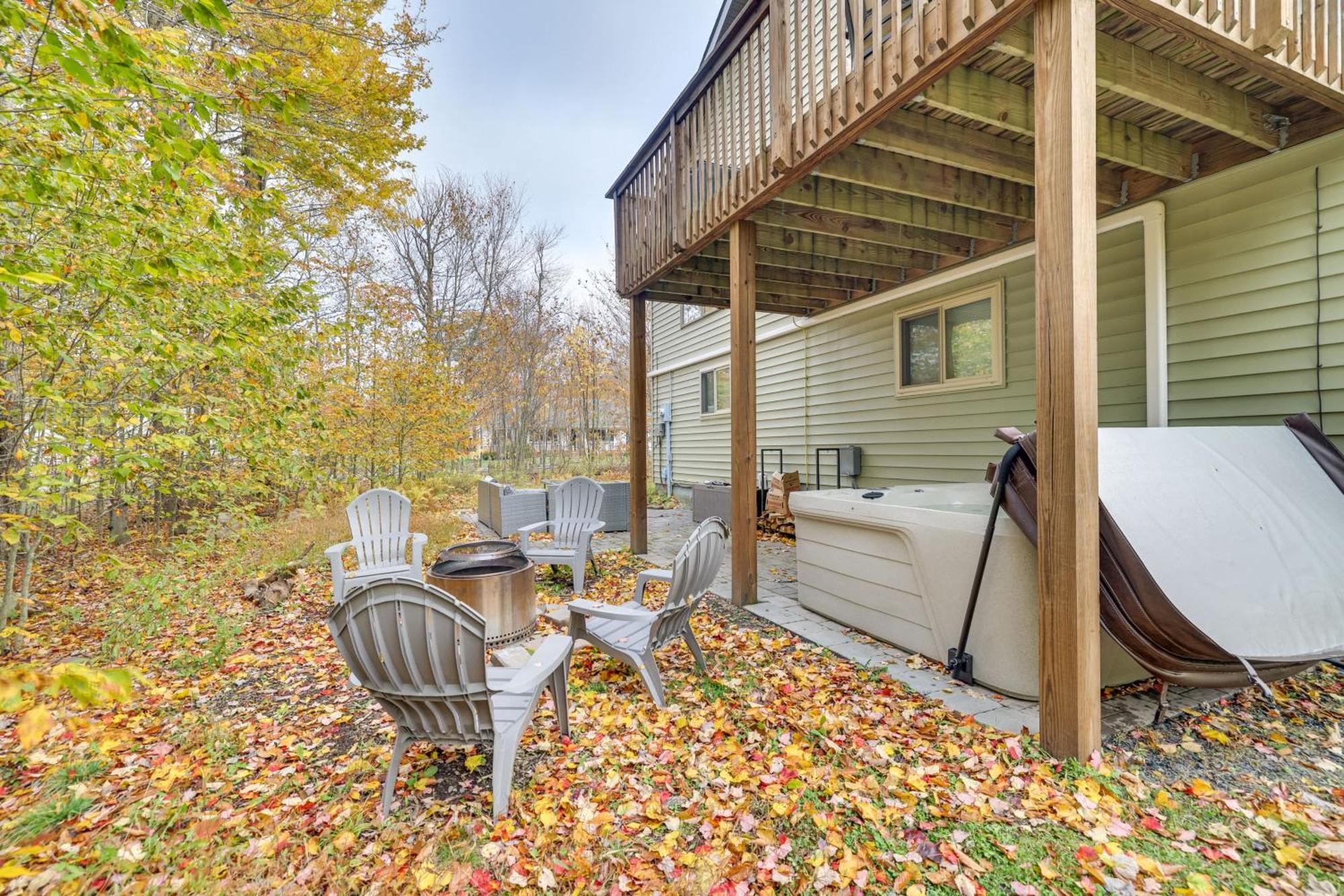 Tobyhanna Home With Game Room And Fire Pit Ngoại thất bức ảnh